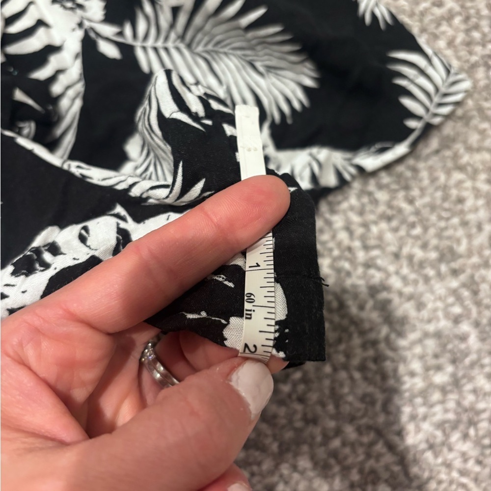 Francesca's Collections Black and White Tropical Print Shorts - Picture 7 of 11